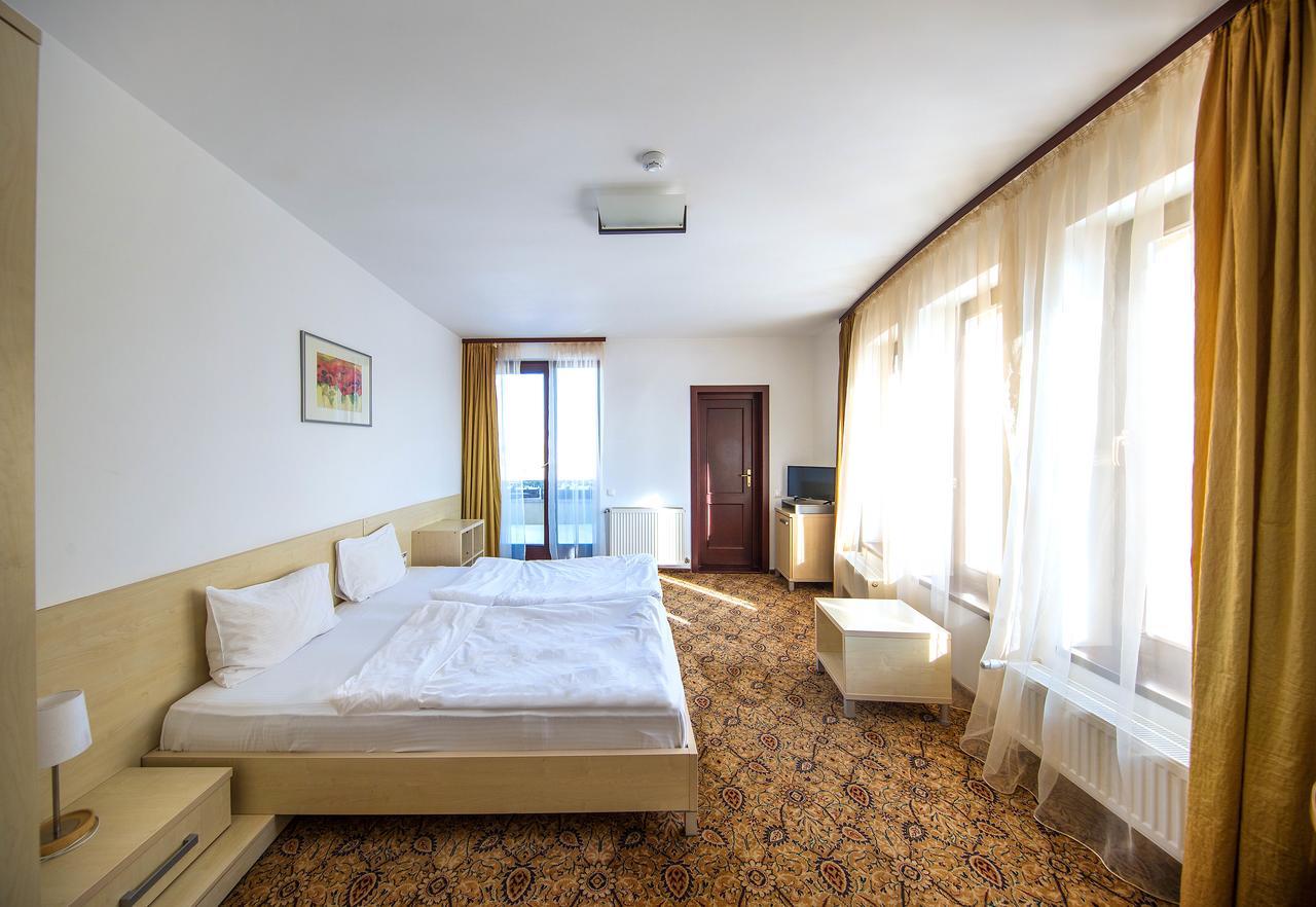 Hotel Aseltur Brašov Exteriér fotografie