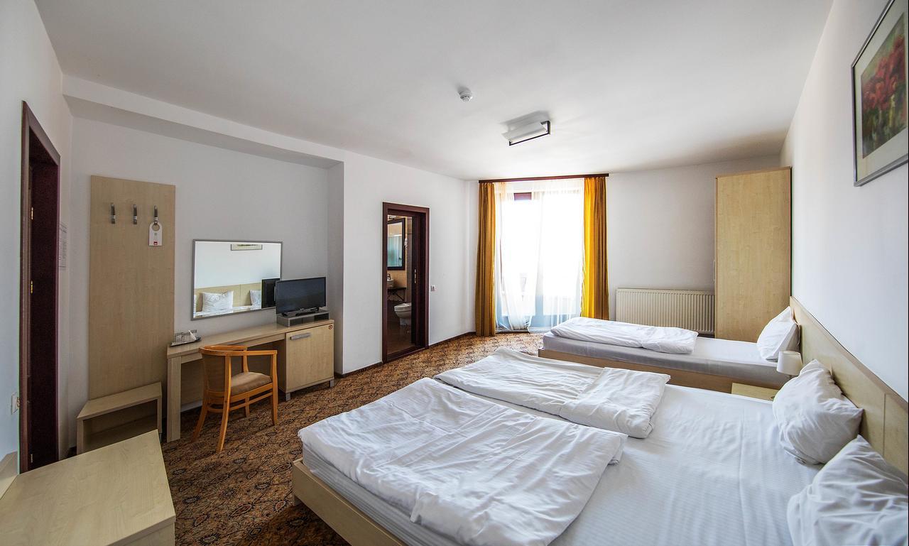 Hotel Aseltur Brašov Exteriér fotografie